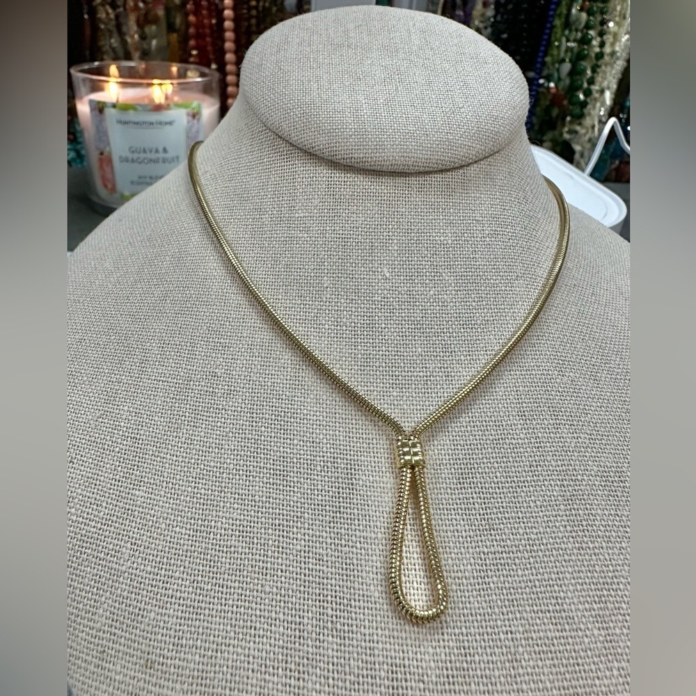 Vintage Avon Gold Tone Snake Chain Loop Lariat Necklace